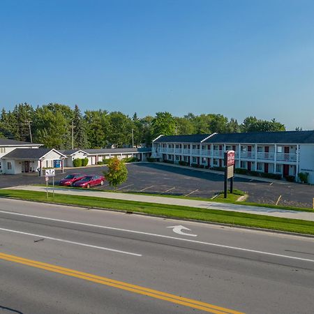 Thumb Heritage Inn Sandusky Экстерьер фото
