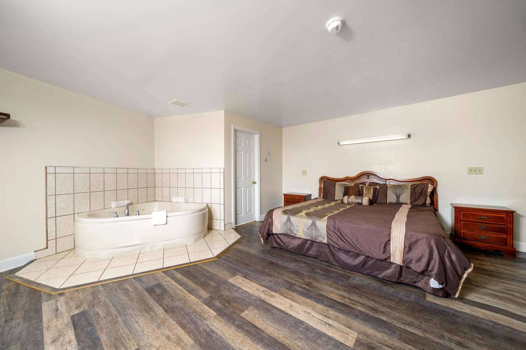 Thumb Heritage Inn Sandusky Экстерьер фото