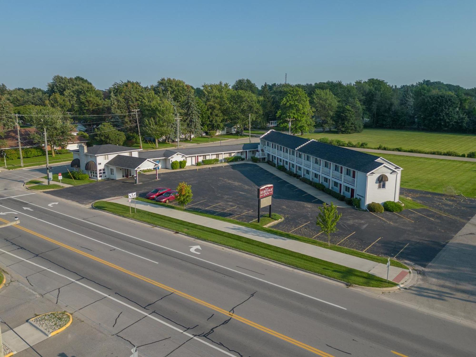 Thumb Heritage Inn Sandusky Экстерьер фото